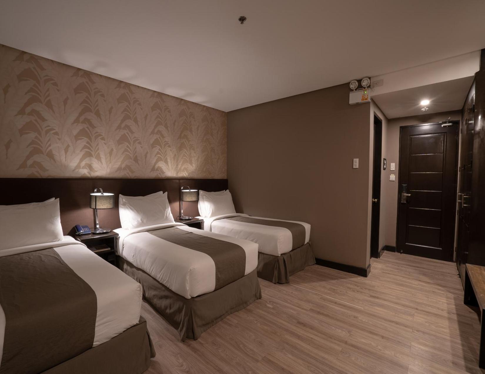 Gt Hotel Jaro Iloilo City Kültér fotó